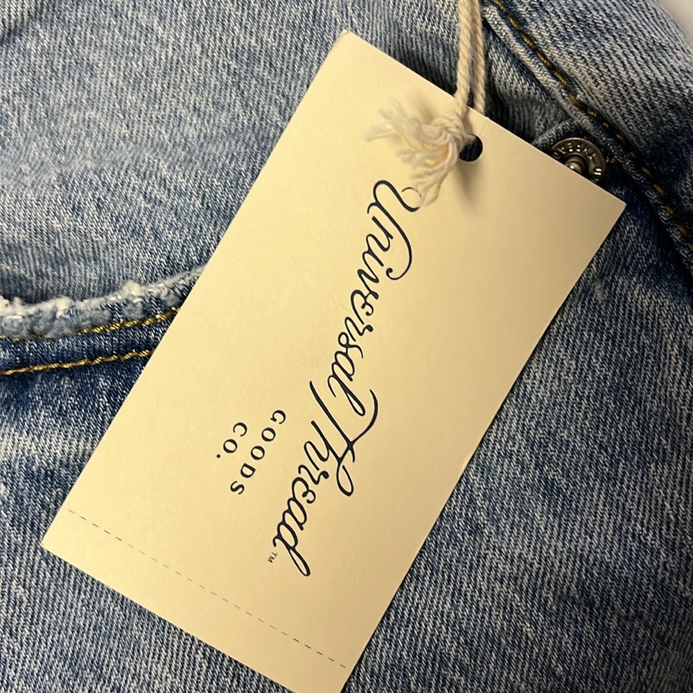 New! Women's High-Rise Denim Mini Skirt - Universal Thread -Light Wash -6 - Picture 6 of 8